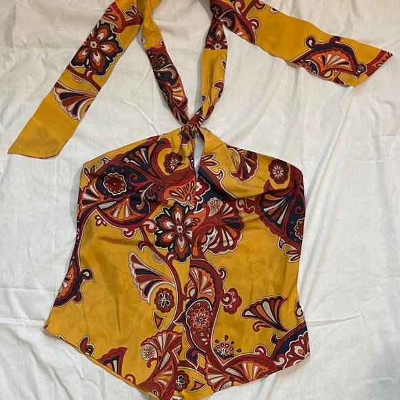 Banana Republic Silk Floral Halter top with keyhole front. Size Large - Picture 4 of 7